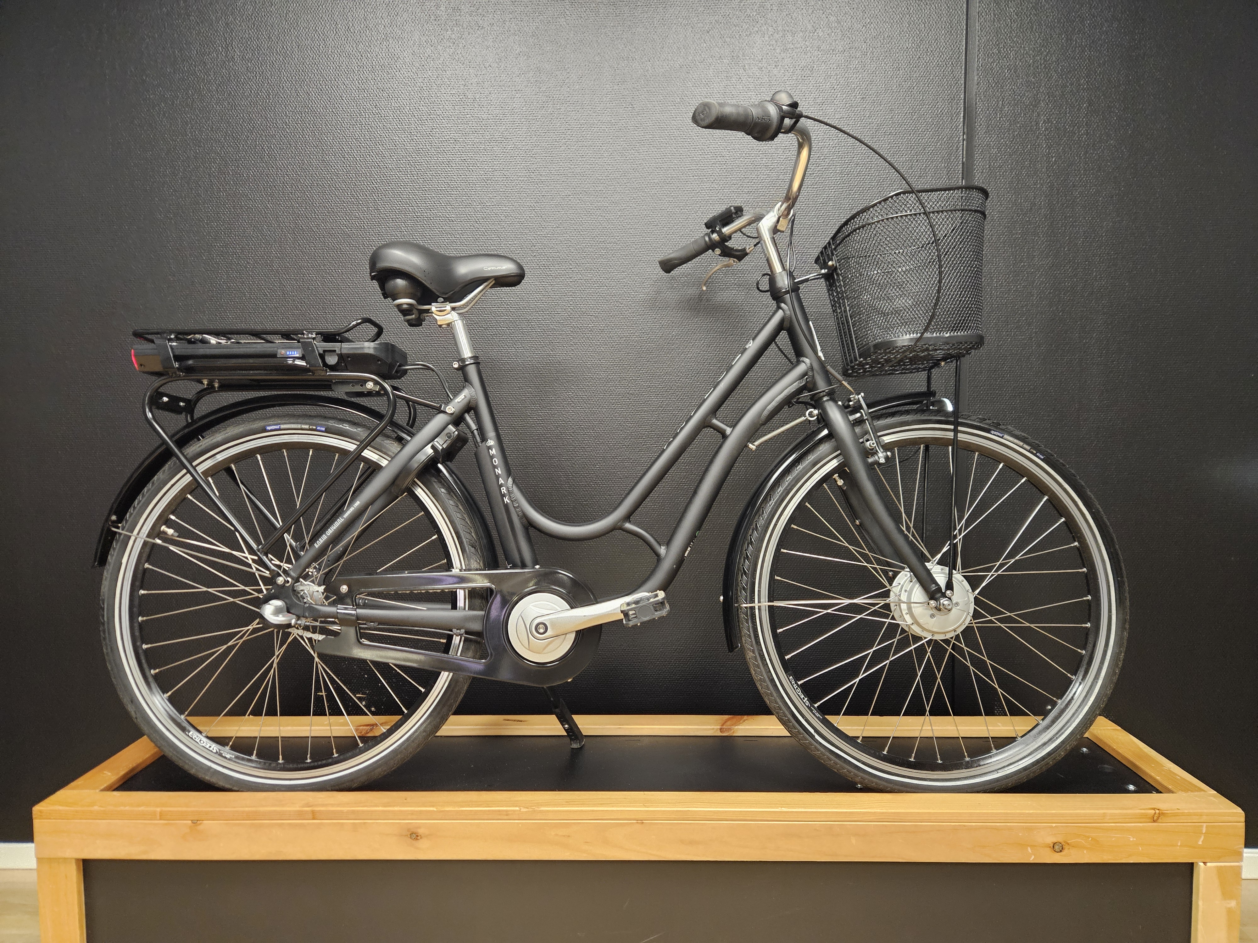 Product Image for Monark Begagnad e-Karin 26 Svart 47cm - Elcykel - 3-växlad, Svart, Ramstorlek: 47